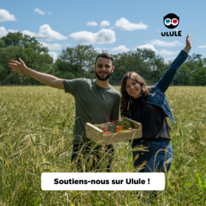 Fabien et Océane montrent les 3 savons pour les soutenir sur ULULE