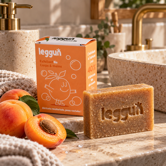 Savon exfoliant à l'abricot biscornu